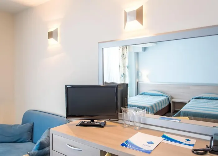 Отель Longosa 4*