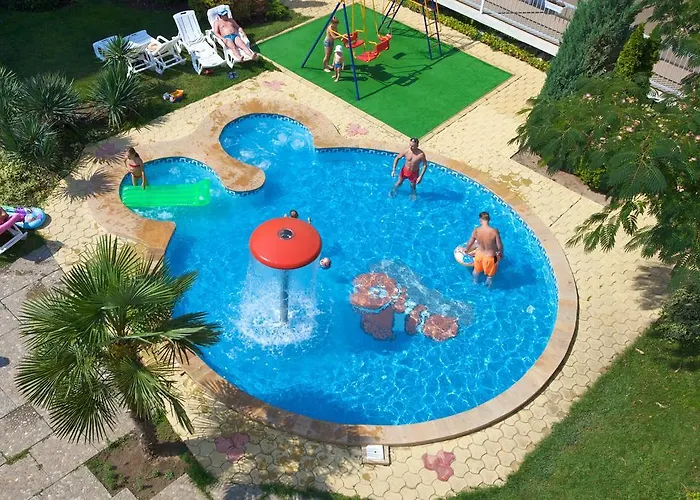 Отель Longosa 4*